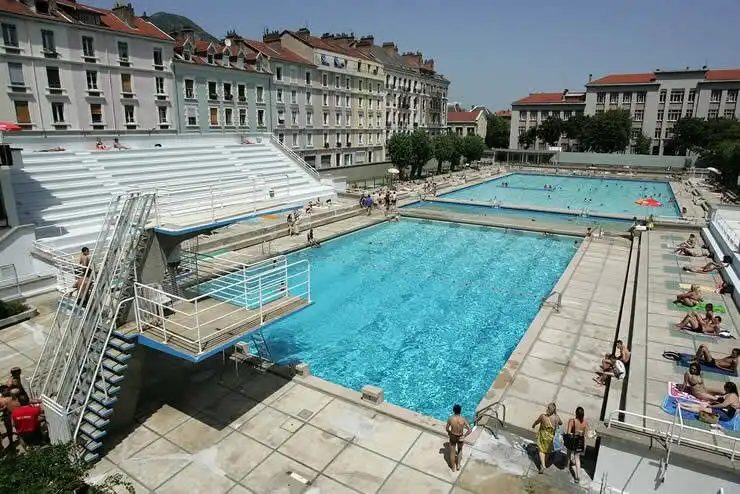Hotels near Piscine Jean Bron