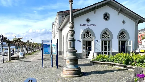 Historische Hafenuhr