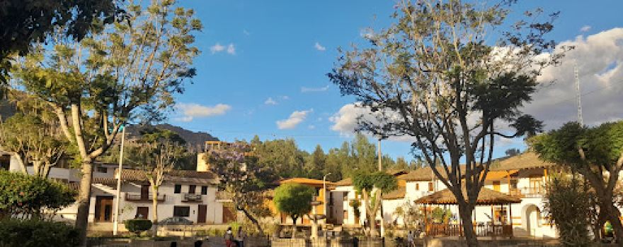 Plaza de Armas de Llacanora