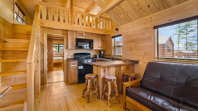 Yogi Bear's Jellystone Park Camp-Resort: Cranberry Acres in Carver, MA