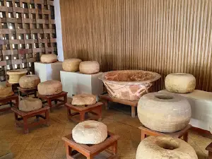 Moen-Jo-Daro Museum