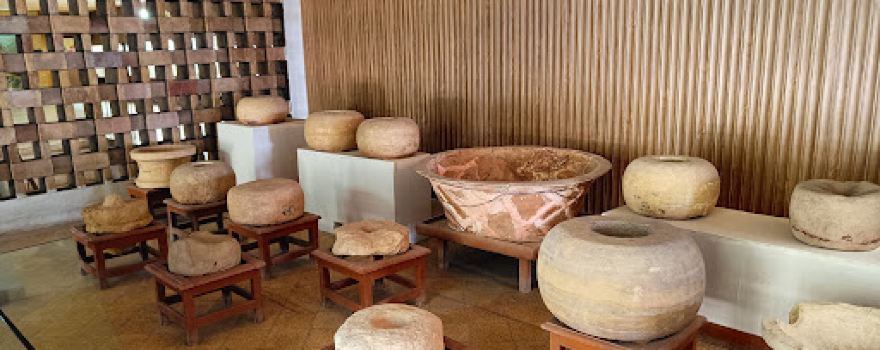 Moen-Jo-Daro Museum
