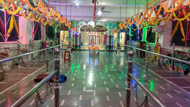 POLICE lines Pared ground