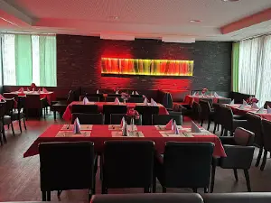 DeluxeBowlingCenter