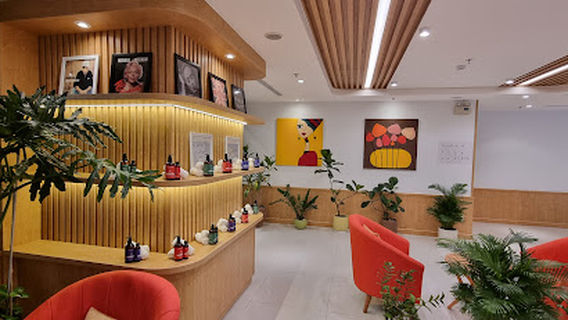 Himalaya Luxury Beauty Center