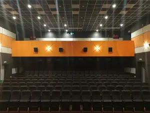 Kinoteatr "Neftyanik"