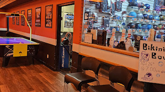 AMF Town & Country Lanes