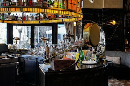 KOLLAZS - Brasserie & Bar