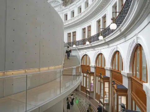 巴黎商品交易所-皮諾私人美術館