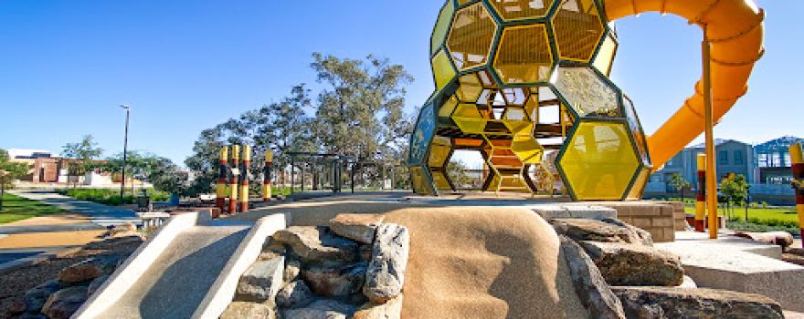 Brabham Estate Honeycomb Playground - Peet
