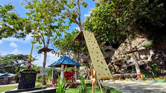 WISATA GOA BATU TUNGGAL