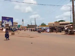 Carrefour Azovè