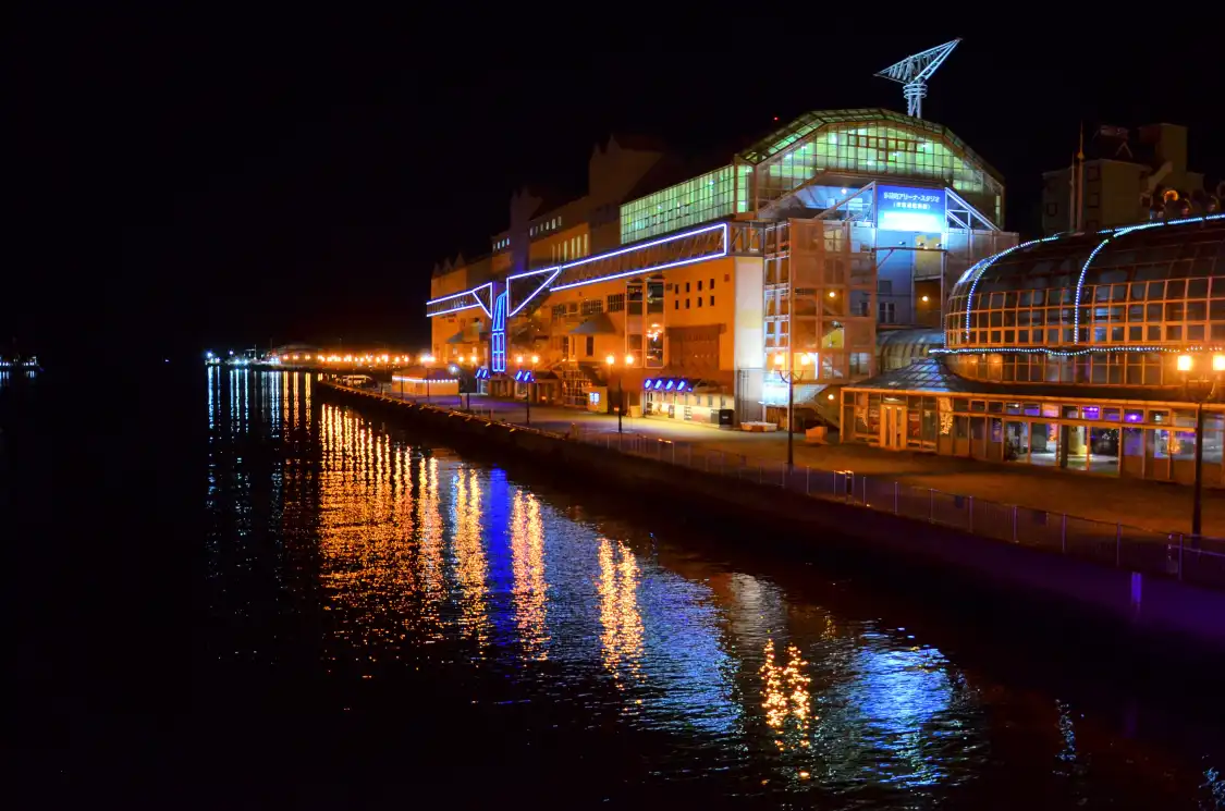 Hotels near Nusamai Bridge