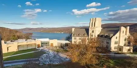 Các khách sạn gần West Point Museum