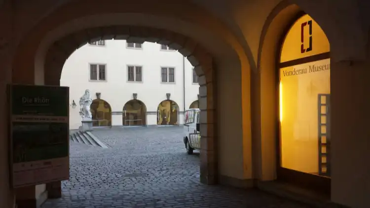 Hotels near Vonderau Museum