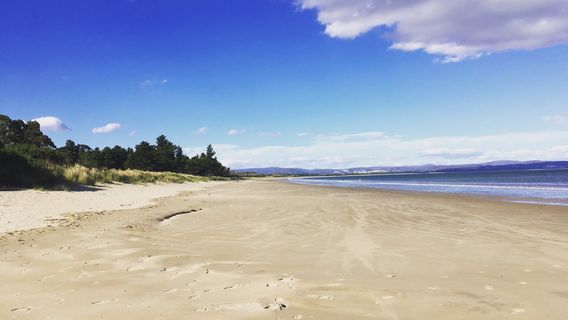 Seven Mile Beach