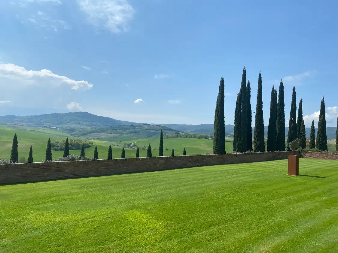 Hotels near Altesino