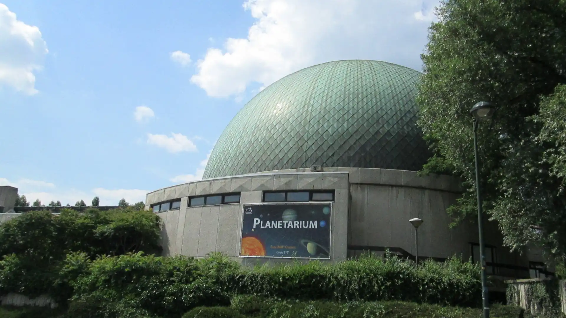 Hotels near Planetarium of the Royal Observatory of Belgium
