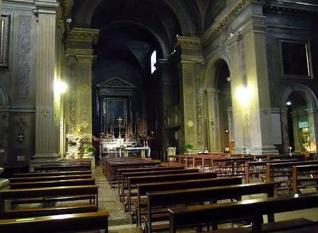 Hotel berhampiran Fontana Vecchia