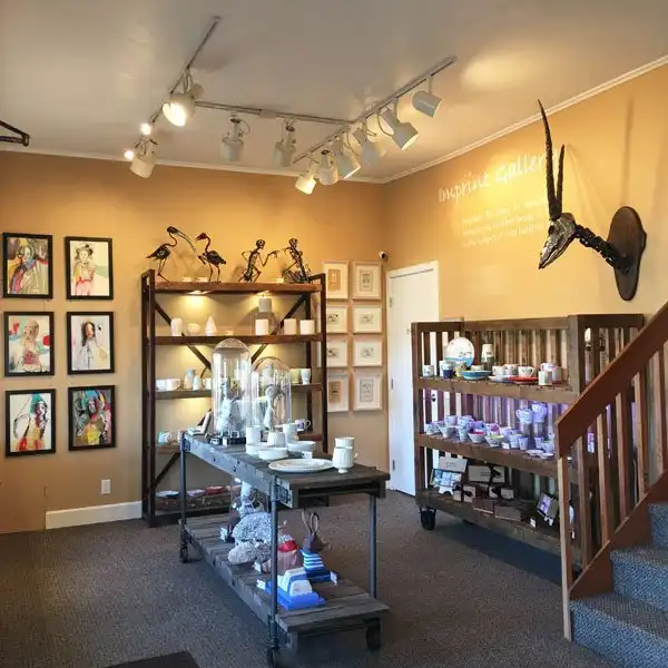 Imprint Gallery, LLC附近的飯店