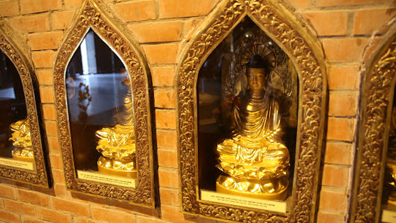 The Buddhas of The Three Times Hall