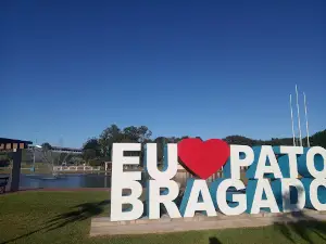 Lago Municipal De Pato Bragado