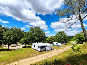 CAMPING DU LAC DE BUJALEUF