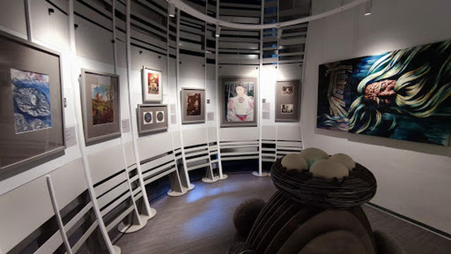 ムゼイ・イゾブラジテリニフ・イスクーストフ