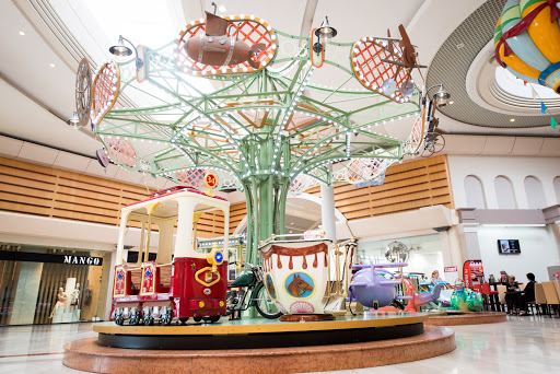 Compare 5 airports near Le Pontet