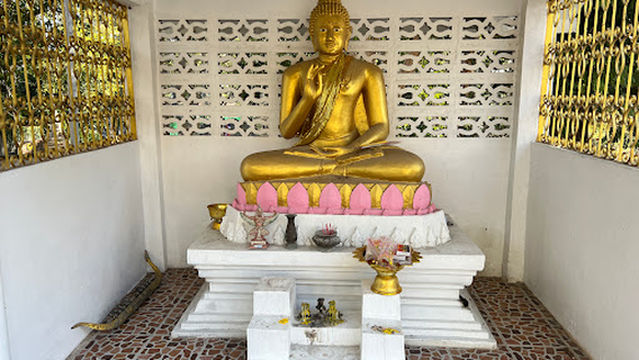 Wat Koh Samet, Samet Island
