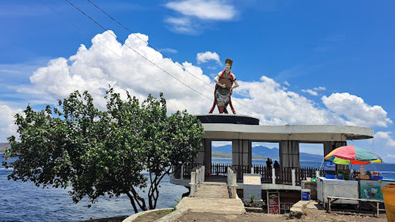 Patung Gandrung Watu Dodol