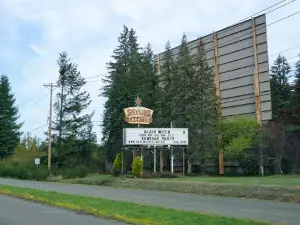Skyline Drive In Theater
