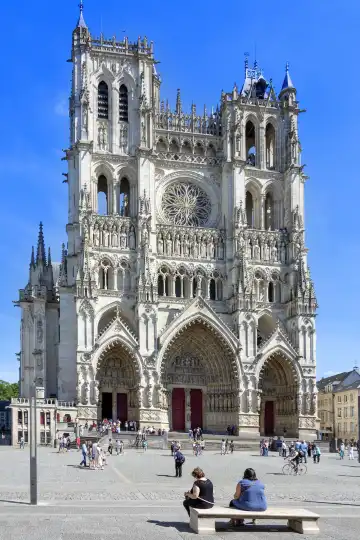 鄰近亞眠主教座堂的酒店