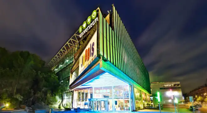 Hotels near Universeum