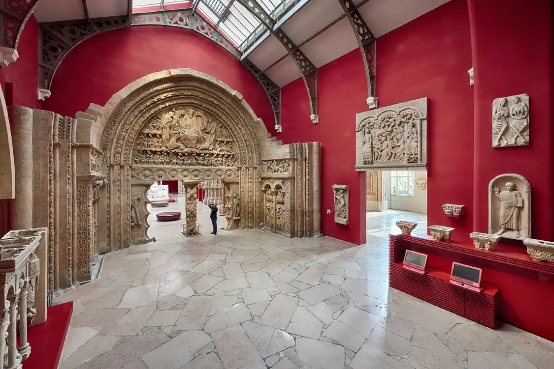 Hotel dekat Musee des Monuments Francais