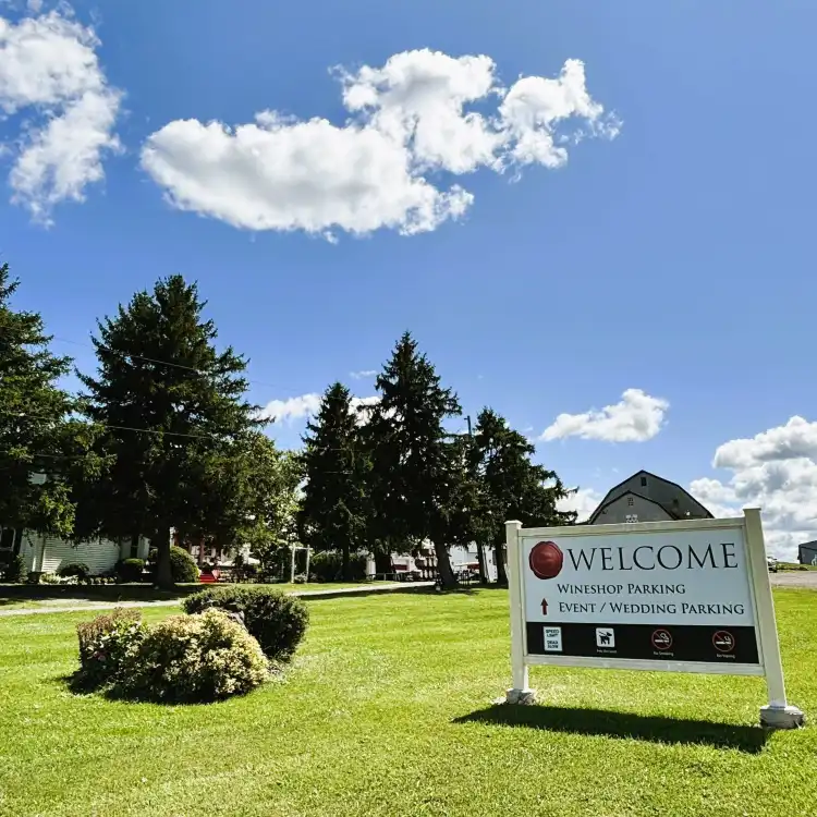 Hotels near Sue-Ann Staff Estate Winery