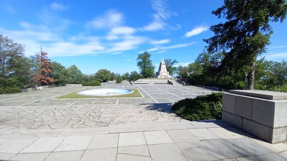 Alyosha Monument