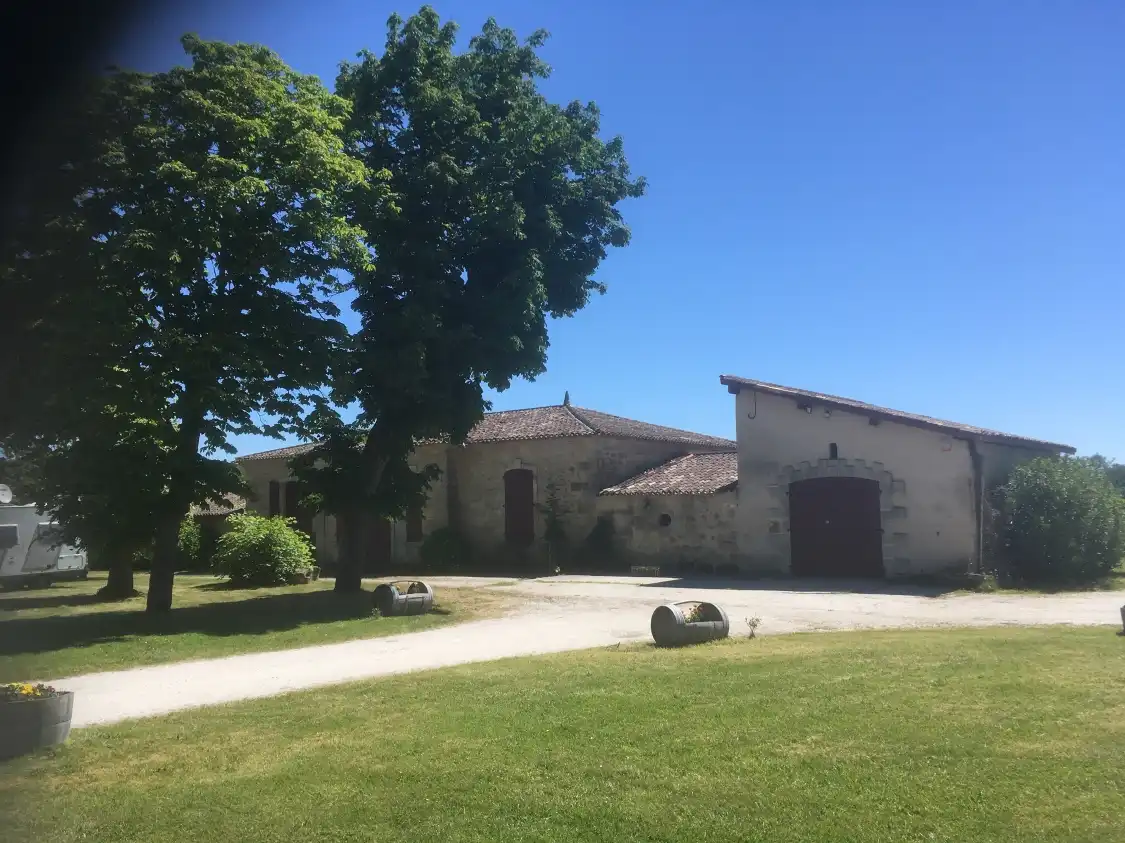 Các khách sạn gần Domaine de Merlet