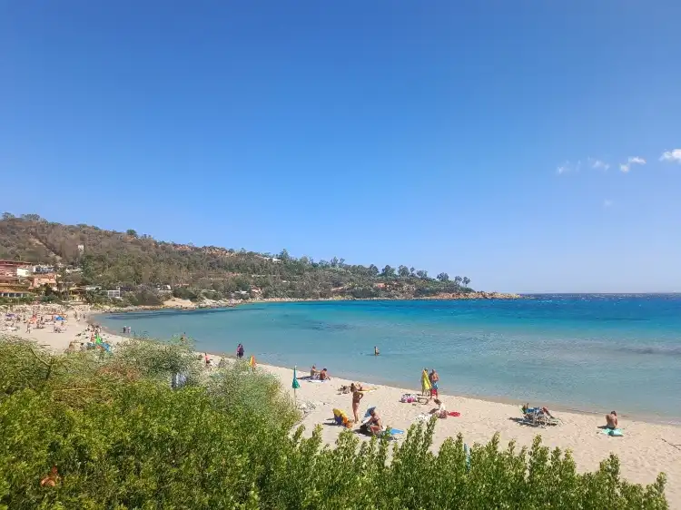 Hotels near Baia di Porto Frailis