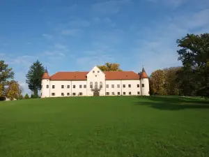 Lužnica Manor