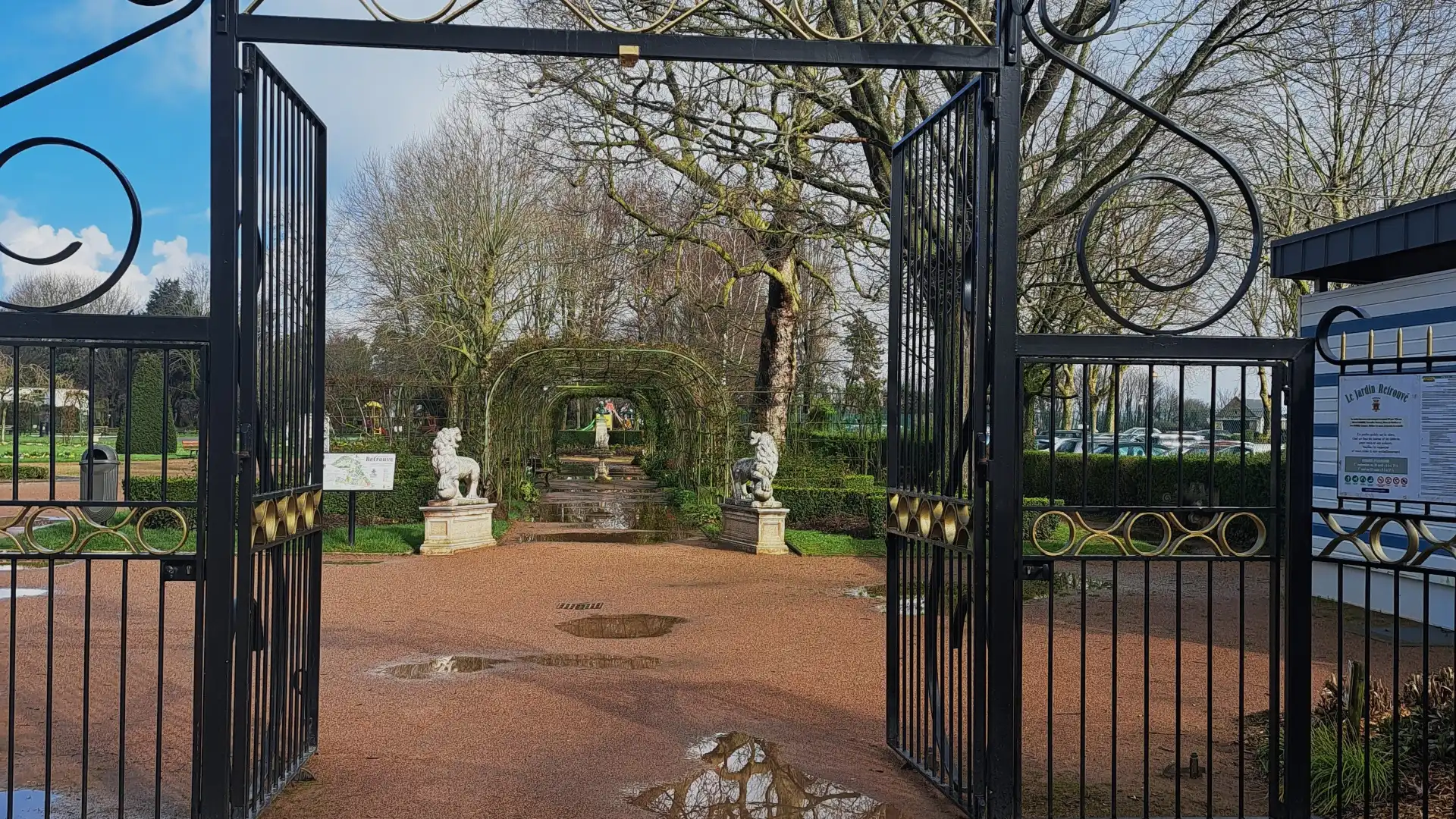 Hotels near Jardin Public