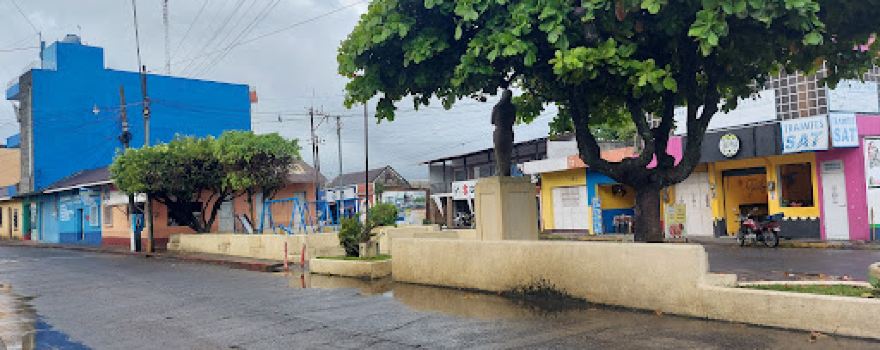 Monumento A La Madre