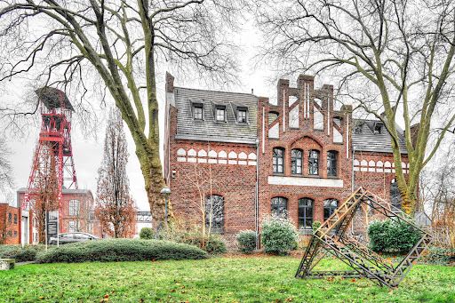 Compare 5 airports near Moers