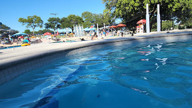The Cove Aquatic Center at Samuell Grand