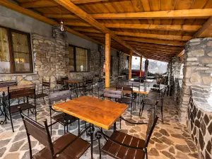 Piscina Tavisa (Pensiune)