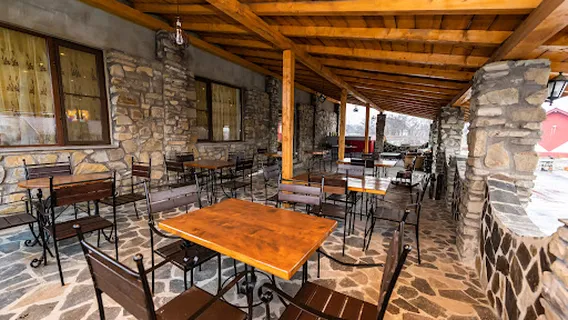 Piscina Tavisa (Pensiune)