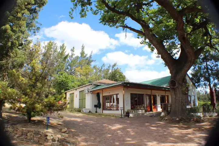 Hotels near Mellasat Vineyards
