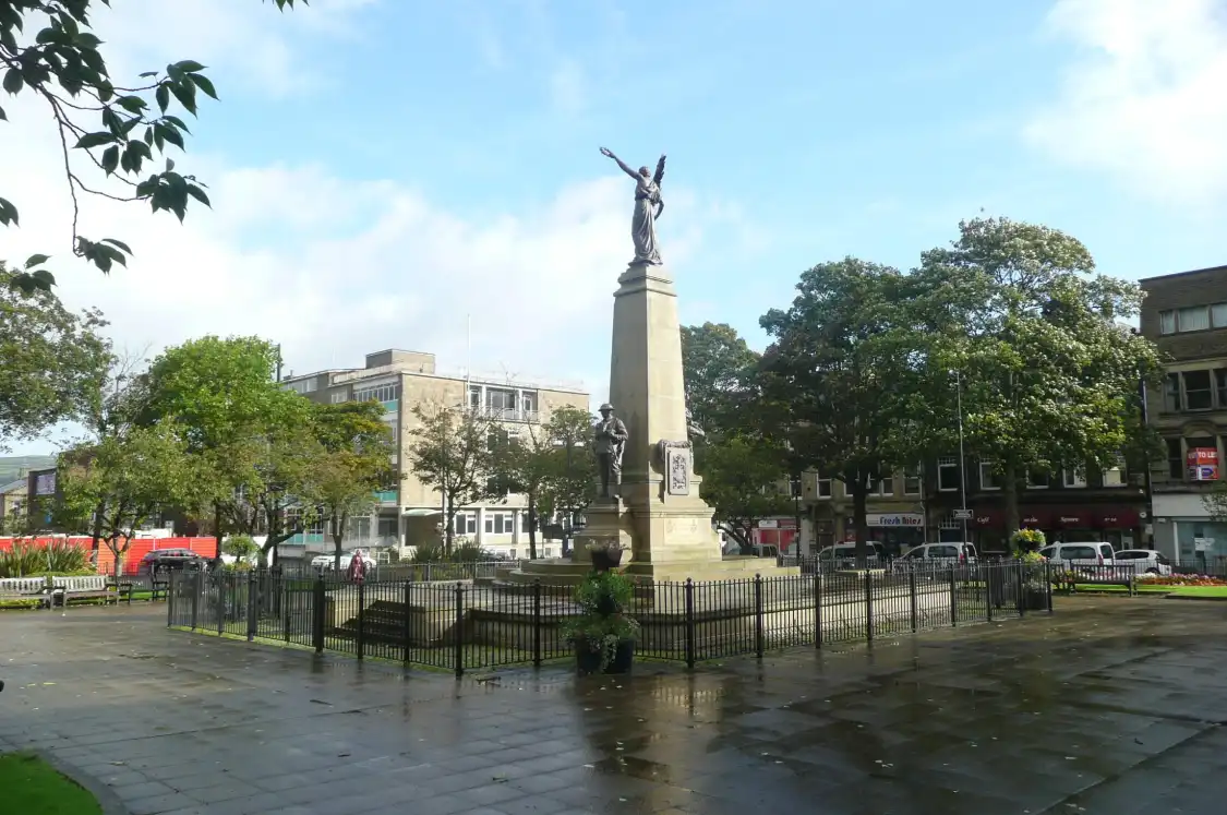Hotels near Keighley Library