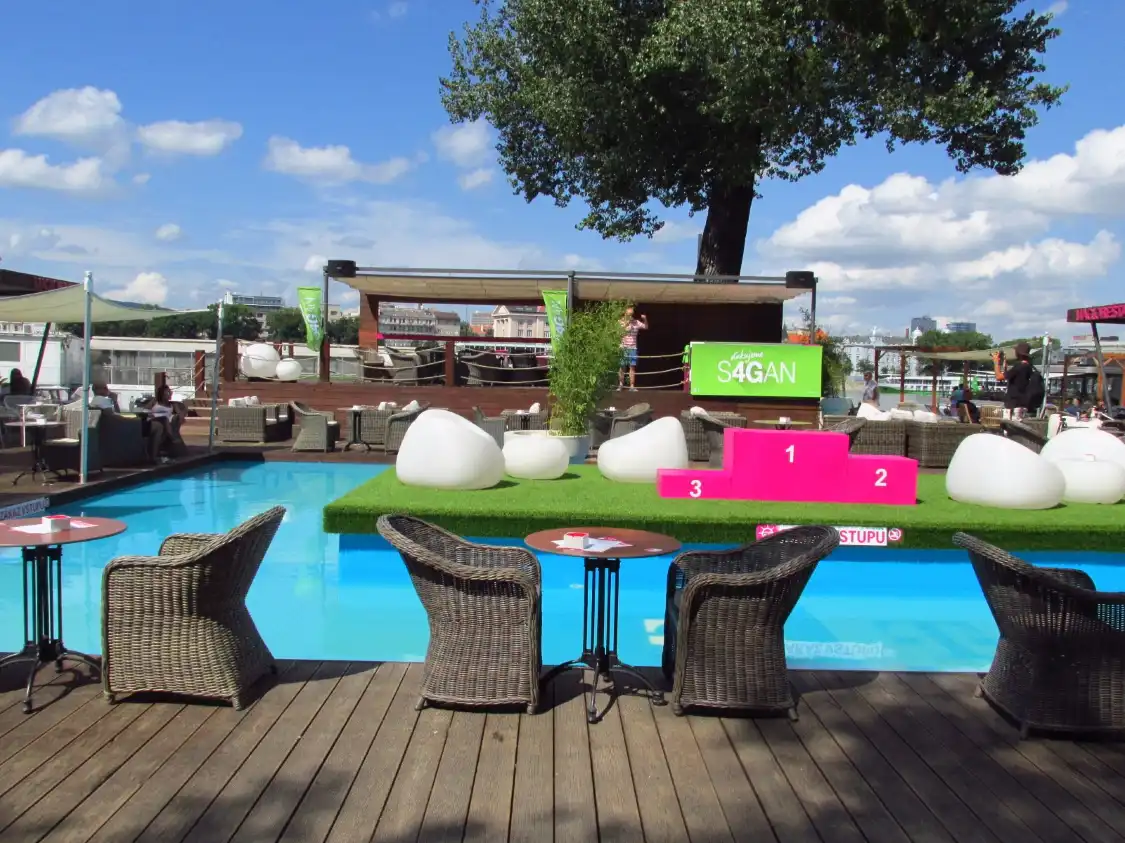 Hotels near Magio Beach