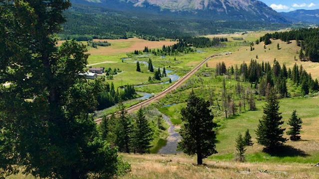 Green Mountain RV Campground on Crowsnest River, Crowsnest Pass